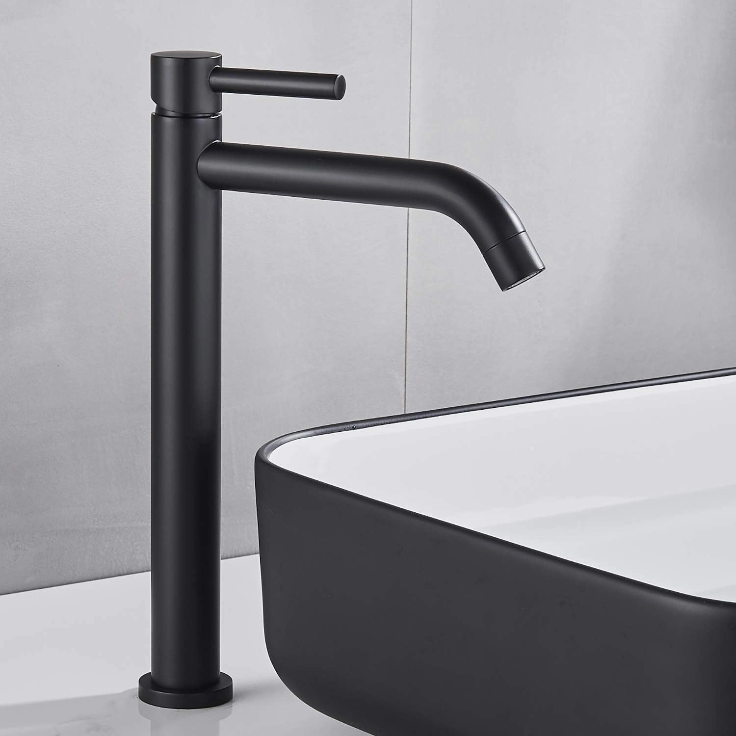 نصب شده شیر روشویی