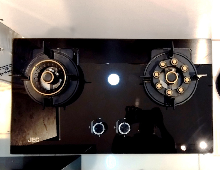 اجاق گاز صفحهای JEC با شعلههای قدرتمند و صرفهجویی در مصرف گاز