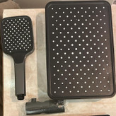 بارانی و سر دوش