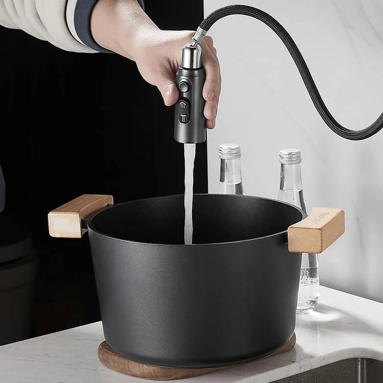 نمایی از شیر ظرفشویی شاوری